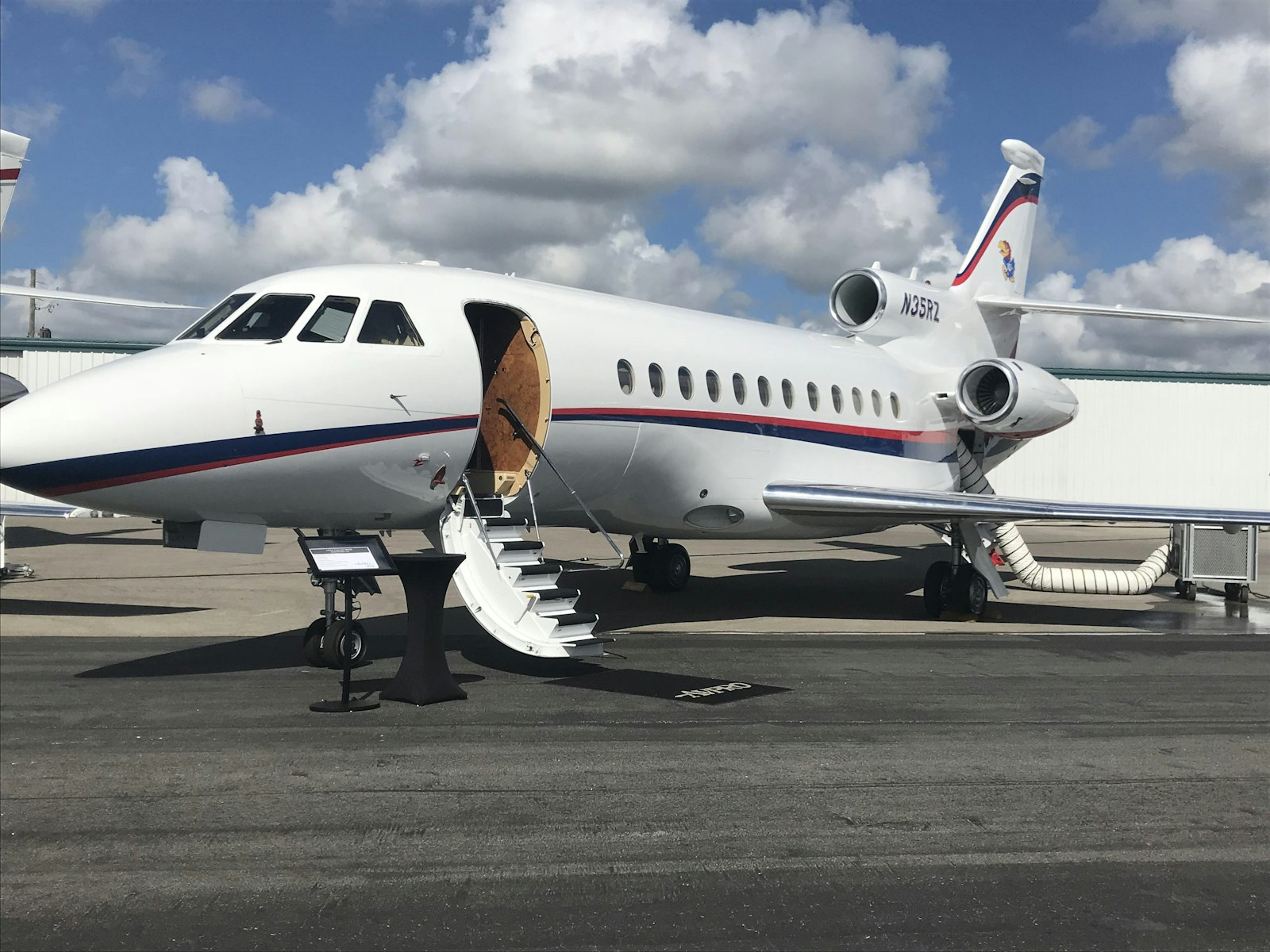 Istanbul to London private jet